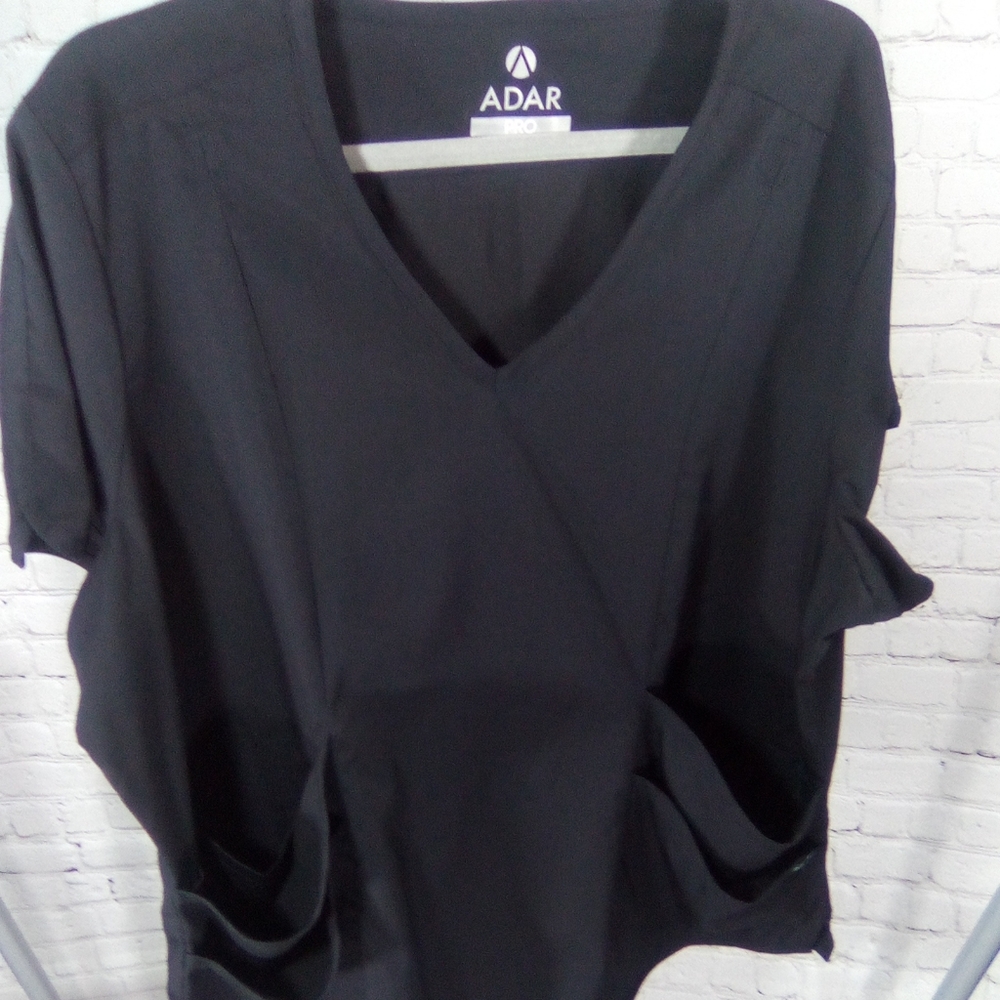 ADAR PRO Black Scrub top